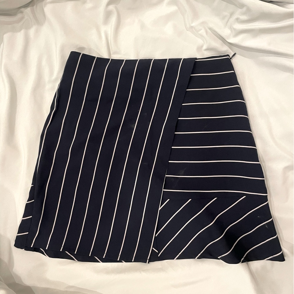 Navy striped mini skirt
